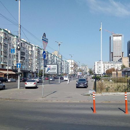 Двухкомнатная Вид На Дворец Украина Κίεβο Εξωτερικό φωτογραφία
