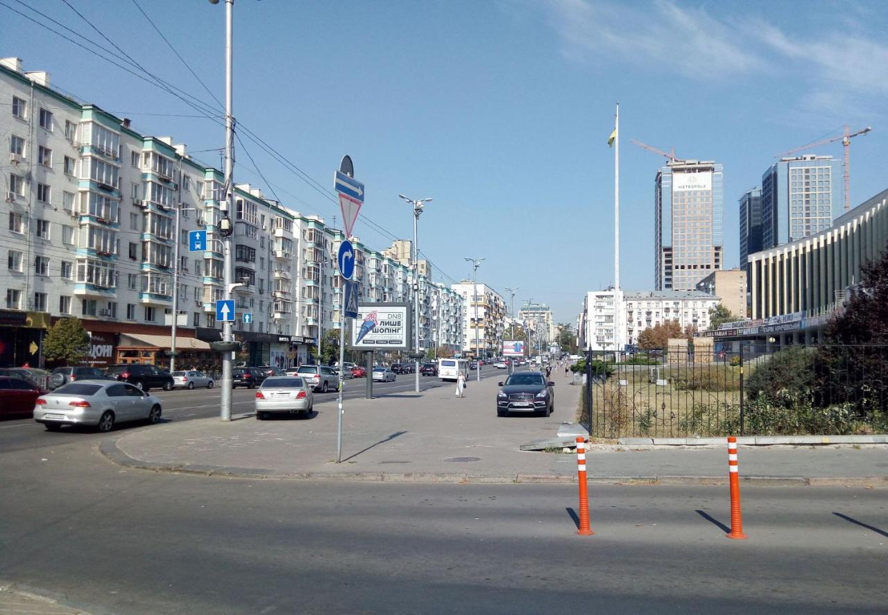 Двухкомнатная Вид На Дворец Украина Κίεβο Εξωτερικό φωτογραφία